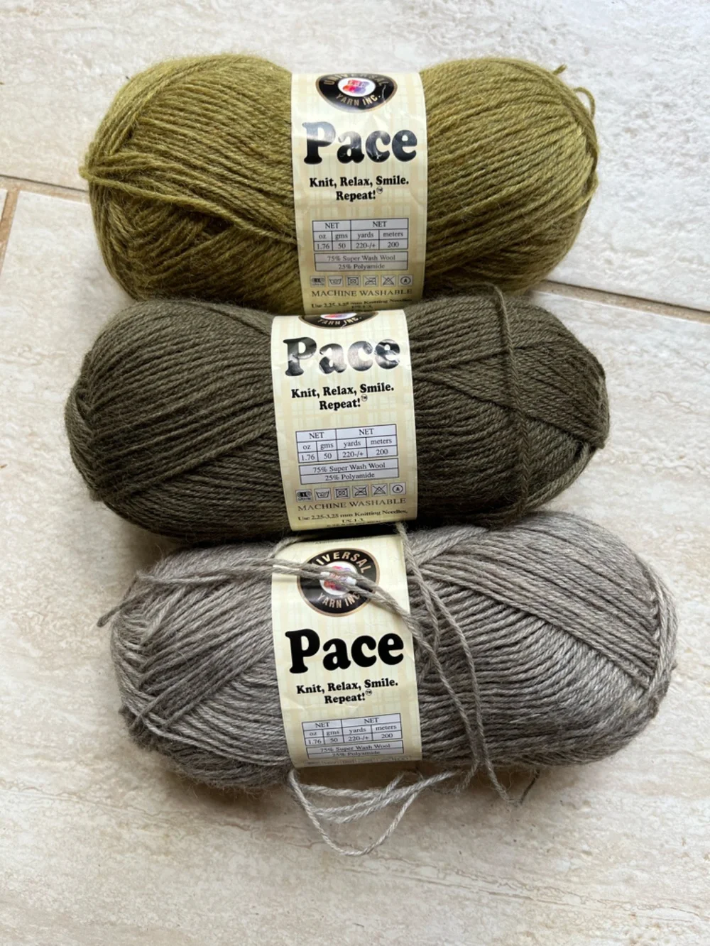 Universal Yarn Pace superwash wool blend yarn bundle of 3 superfine 660 yds - Picture 1 of 2